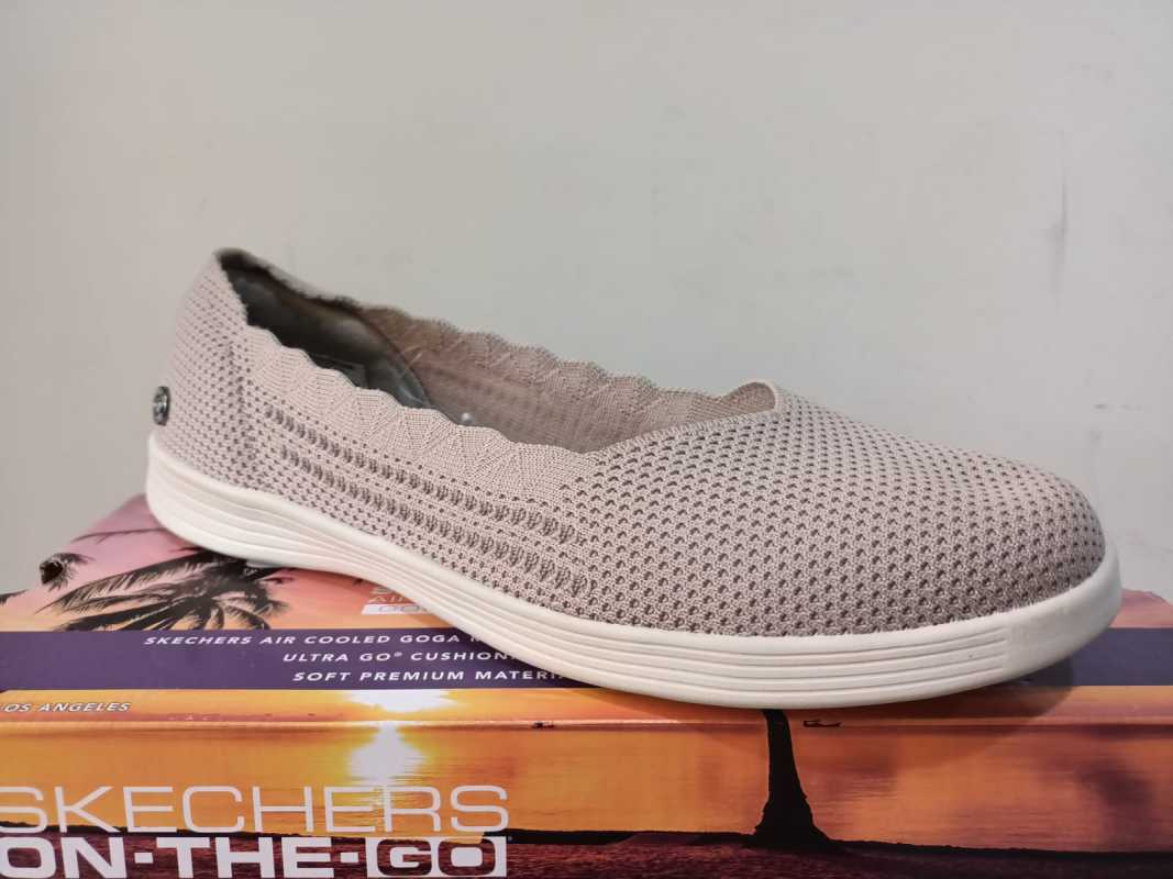 Skechers on the 2025 go dreamy - mia