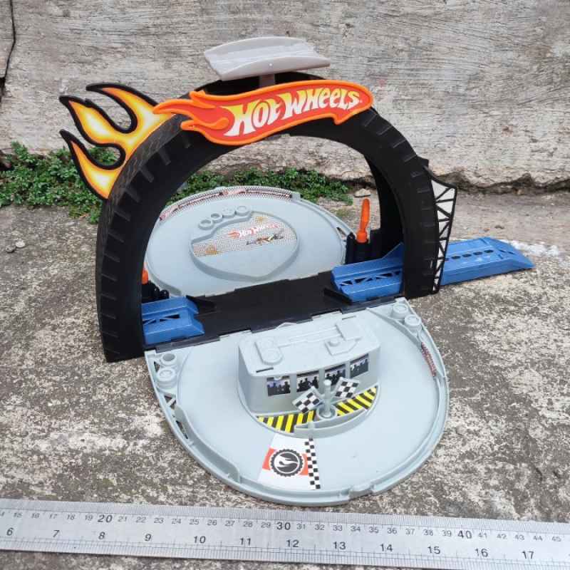 Hot wheels 2025 tire track