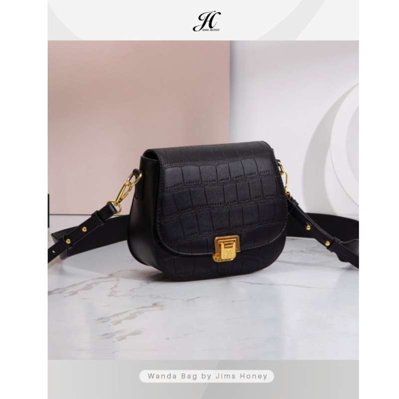 Carvela sara sales clean saddle bag