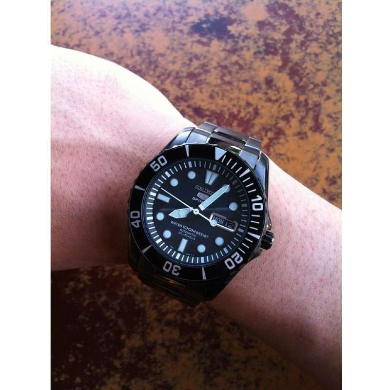 Promo Seiko 5 Sports SNZF21 Black Sea Urchin Mini Sumo Automatic