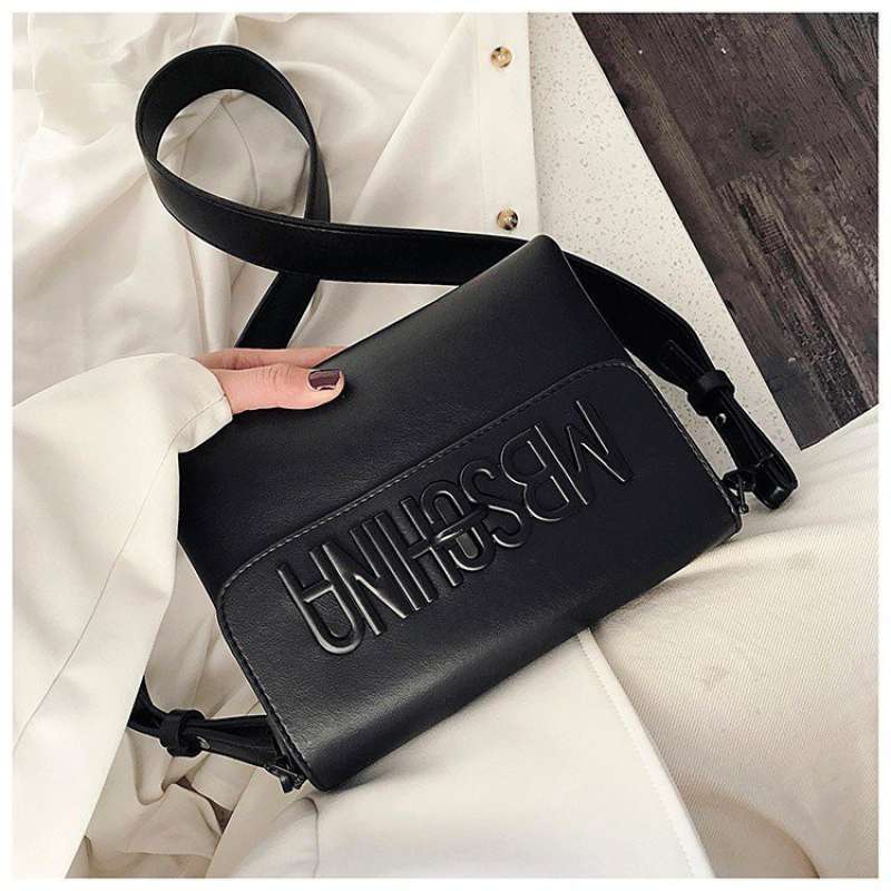 Tas moschino 2025 sling bag