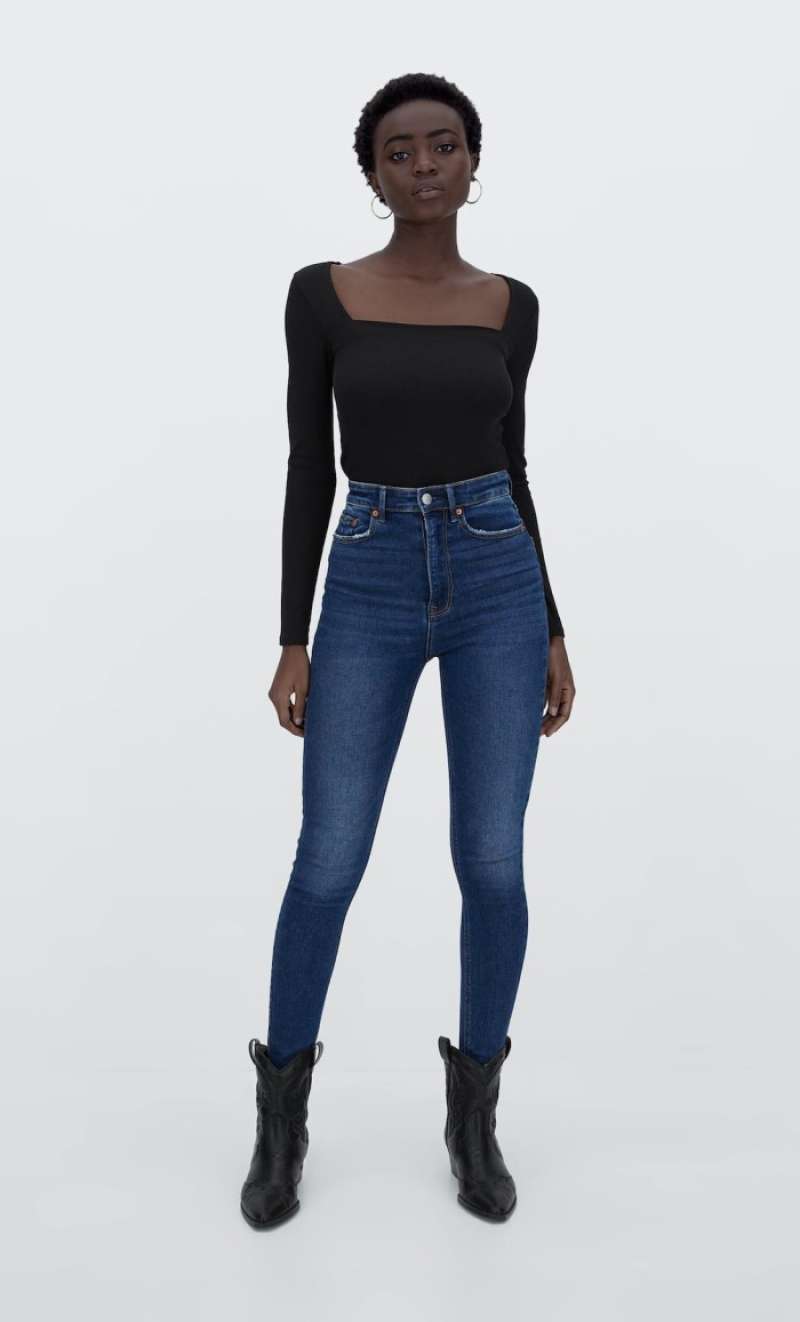 Vintage style super high-waist jeans 
