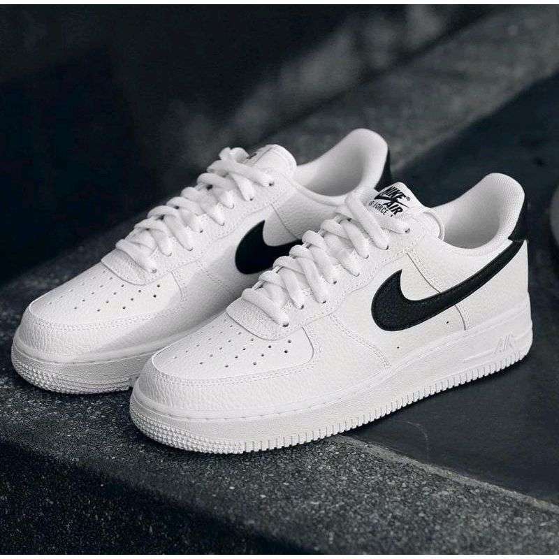 9 Sepatu Nike Yang Paling Laku Di Pasaran