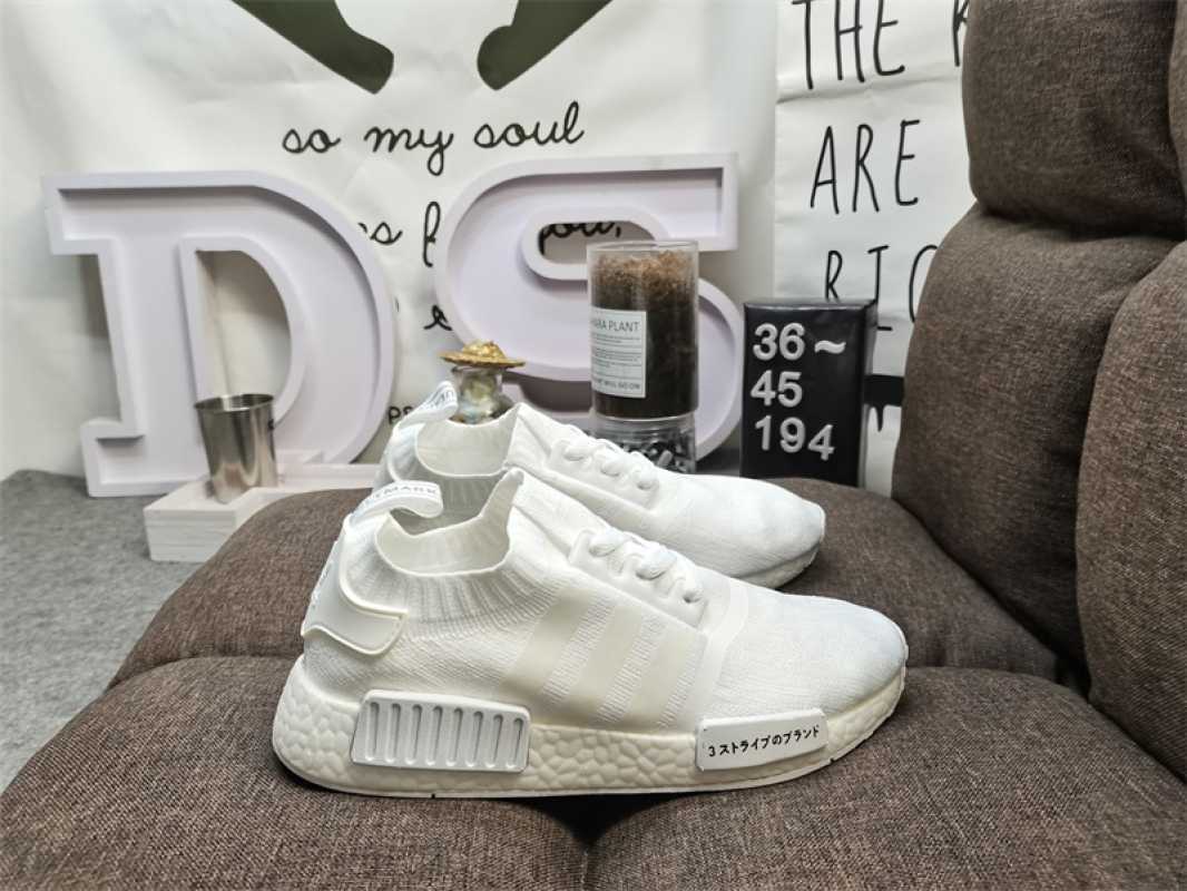 Jual Adidas NMD R1 Men Women Sports Outdoor Activities Running Shoes Dc3 -  39 di Seller Outdoor Running Store - Hong Kong, Hong Kong | Blibli