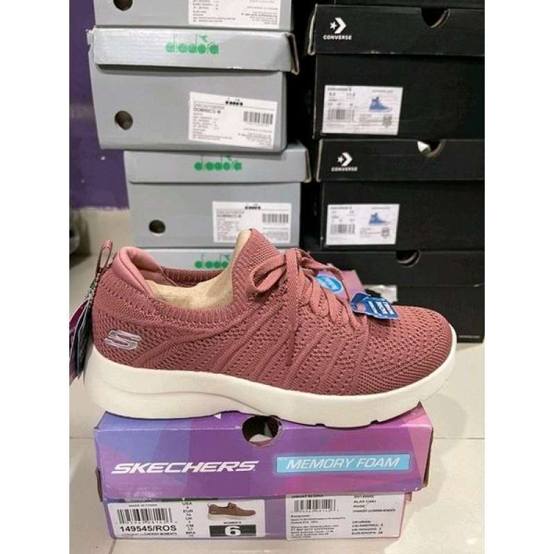 Sepatu online merk skechers