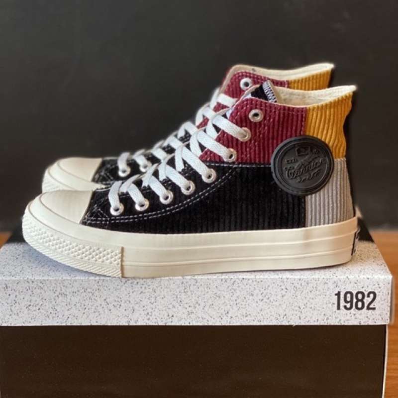 Jual Sepatu Warrior Sparta Rainbow Hc Black Online Oktober 2020 Blibli Com