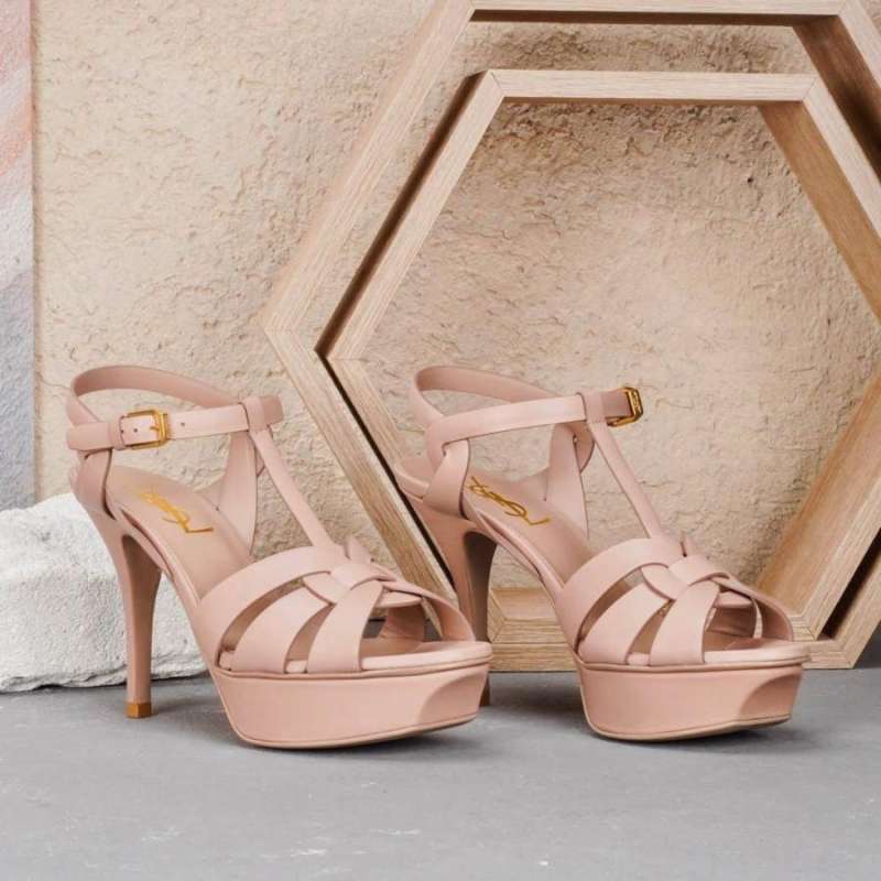 TRIBUTE platform sandals in patent leather | Saint Laurent | YSL.com