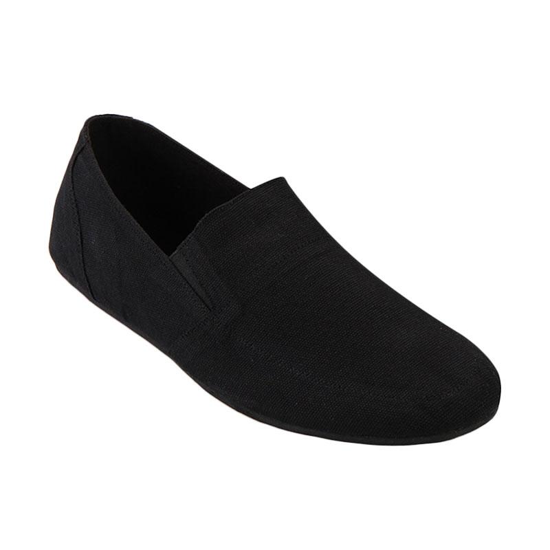 sepatu slip on canvas