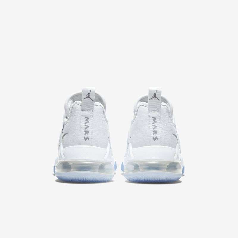 Jual AIR JORDAN MARS 270 LOW WHITE METALLIC SILVER - CK1196100 - WHITE 43  di Seller Sneakers Flash - Kota Jakarta Barat, DKI Jakarta | Blibli