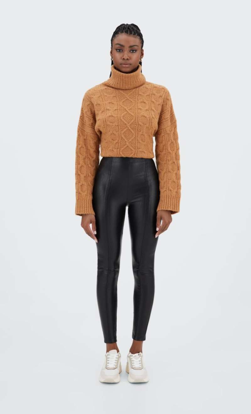 Faux leather leggings di Seller snomil 