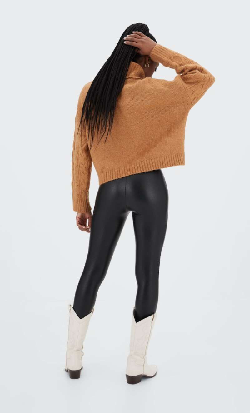 Faux leather leggings di Seller snomil 