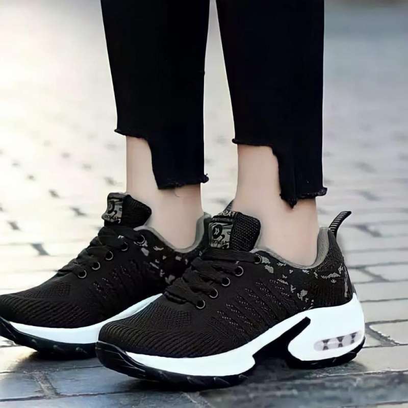 ladies fashion sneakers 2021