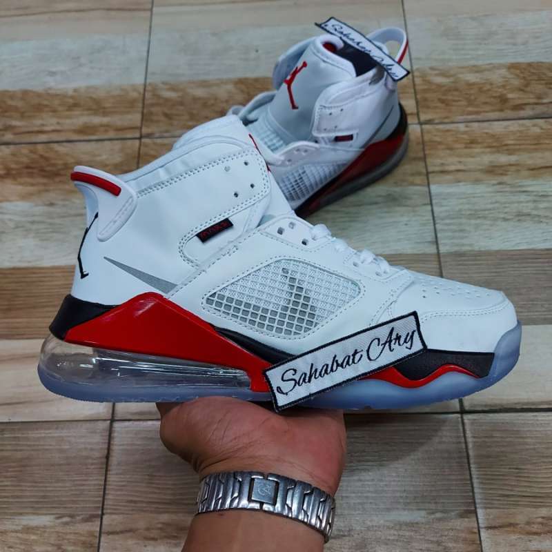 Promo Sepatu Basket Jordan Mars 270 White Fire Red - 44 di Seller TALLASA  STORE - Kota Jakarta Pusat, DKI Jakarta | Blibli