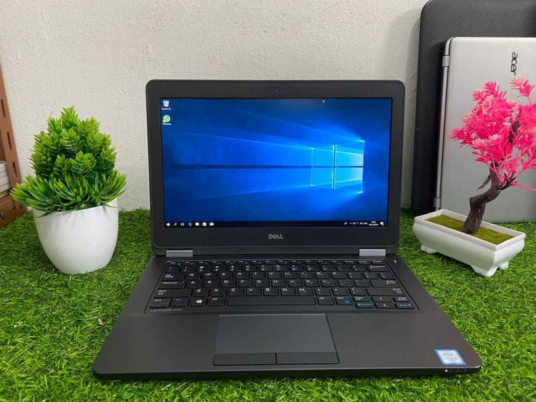 DELL Latitude E5270 第6世代Core i3 / メモリ8GB / SSD128GB