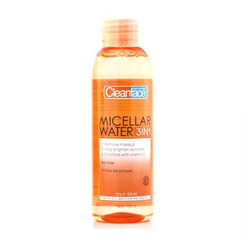 cleaning face with micellar water