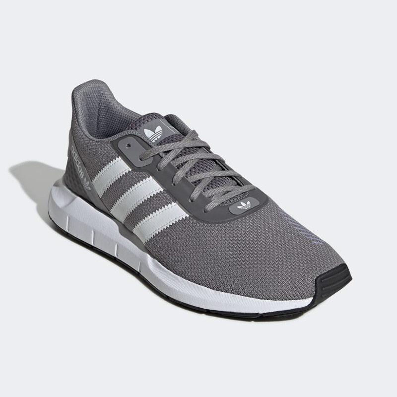 Harga sepatu shop adidas swift run