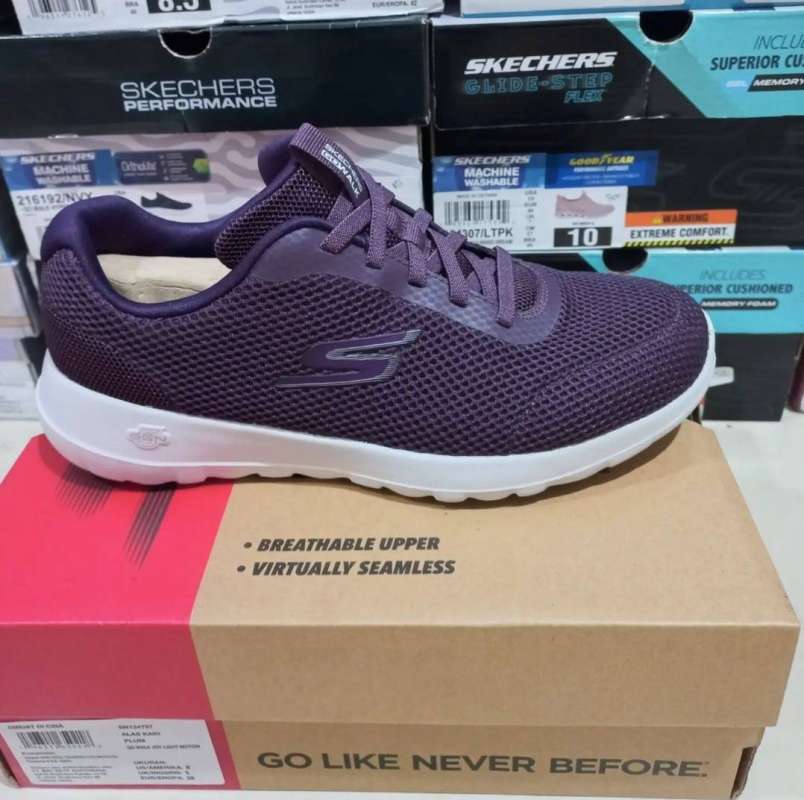 Harga sepatu skechers go walk joy shop