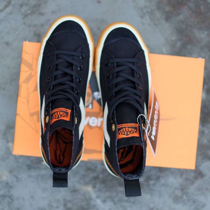 Jual Ventela X Nevertoolavish Noir 13 High Sneakers Online Oktober 2020 Blibli Com