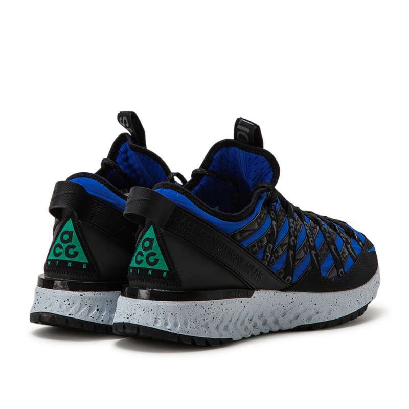 sepatu nike acg