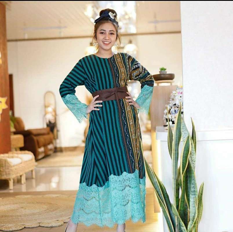 Jual Dress Tenun Ethnic Kain Troso Jepara Kombinasi Brukat Renda Online April 2021 Blibli