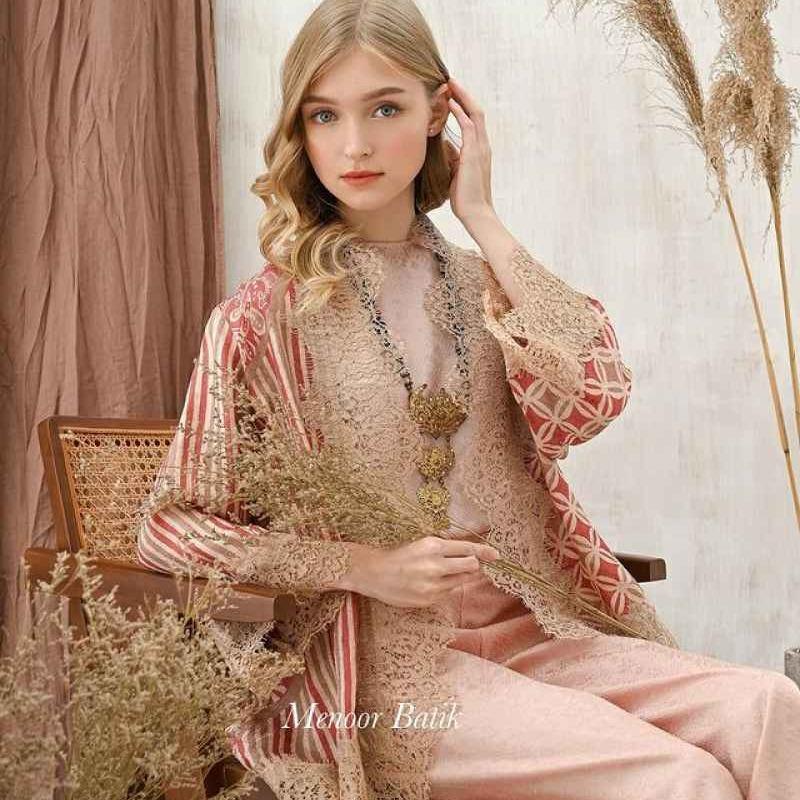 Kebaya batik lace top