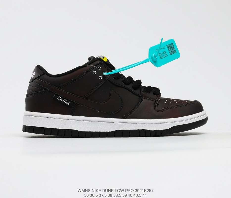 all black dunks low