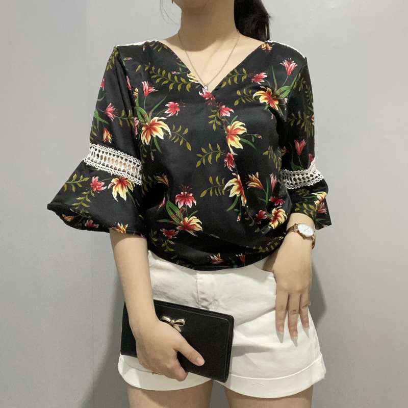 Jual Blossom Bell Blouse Atasan Wanita Motif Bunga Blouse Casual Wanita Di Seller Yasui Clothing Shop Cipondoh Indah Kota Tangerang Blibli
