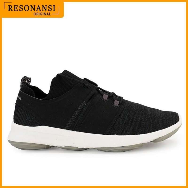 Sepatu sneakers outlet hush puppies