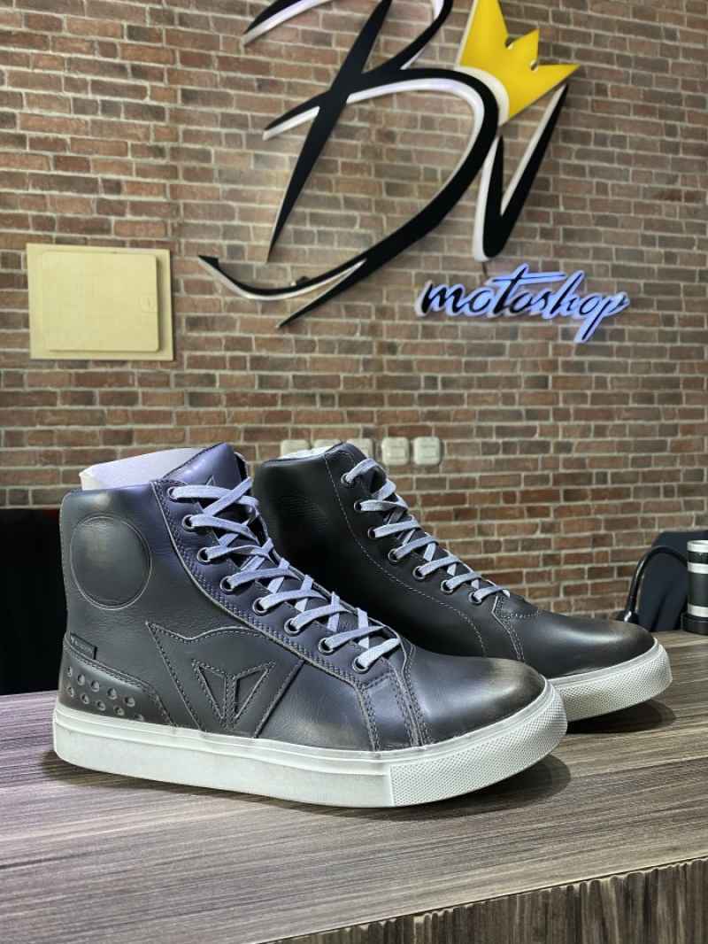 Jual Dainese Street Rocker DWP shoes di Seller Carlos dareen