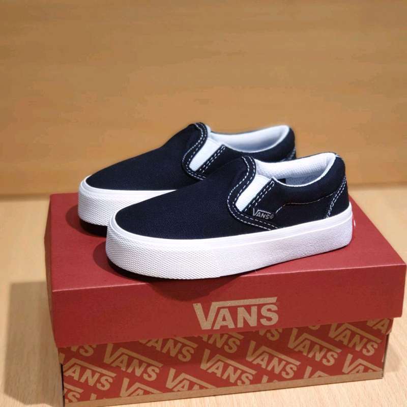 Berat sepatu sales vans slip on