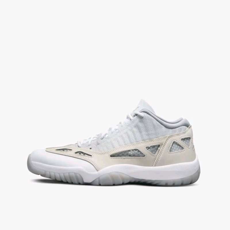 Sepatu basket discount kobe 11