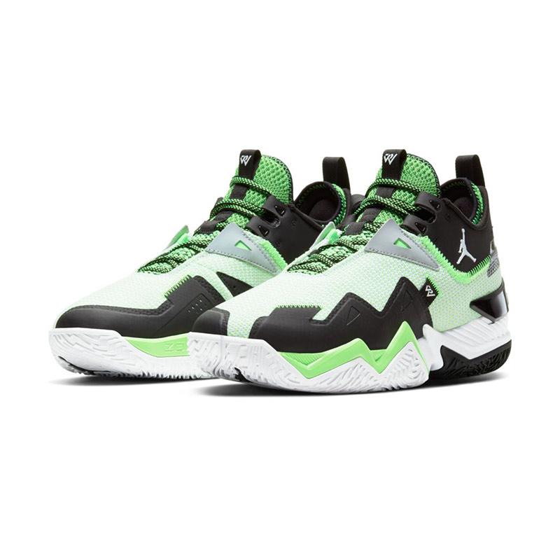 Sepatu westbrook 2024