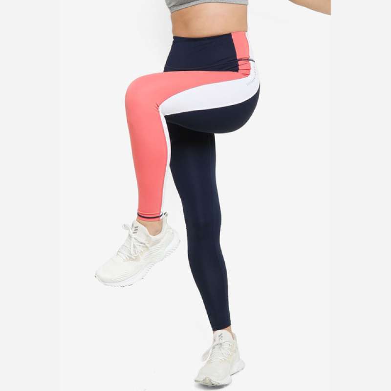 Promo Superdry Training Asymmetric 