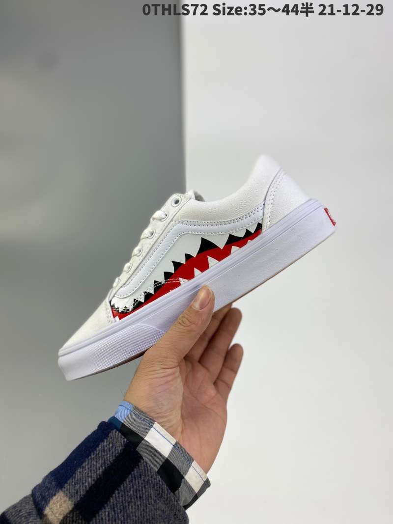 Jual Original As soon as the latest cloth bape shark vans old skool come to  one of the hottest shoes in the fashion field Malcolm garret draws  inspiration - 42 di Seller