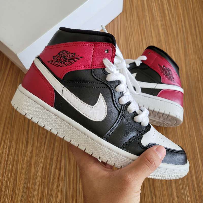 Air Jordan Mid Black Noble Red (W) || metallic gym bred toe red