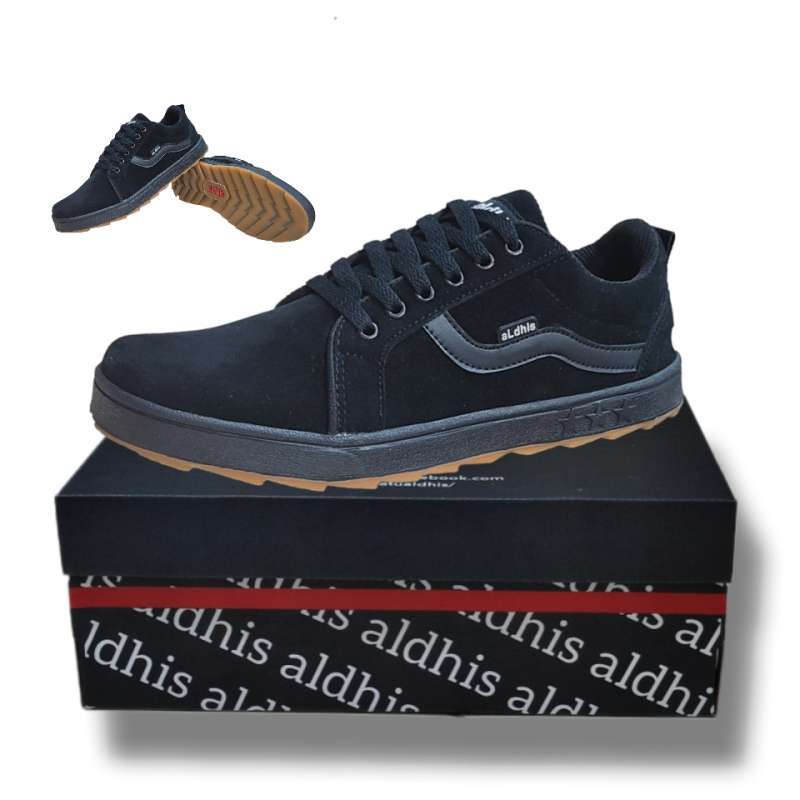 Jual Sepatu Sneaker Hitam Polos Size Terbaru Harga Promo