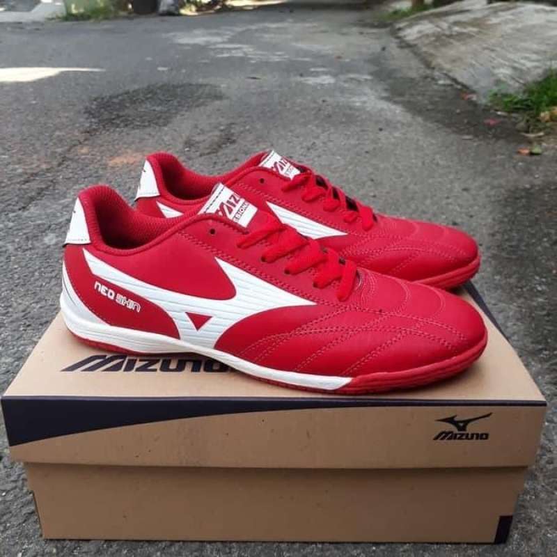 Sepatu futsal mizuno 2024 merah