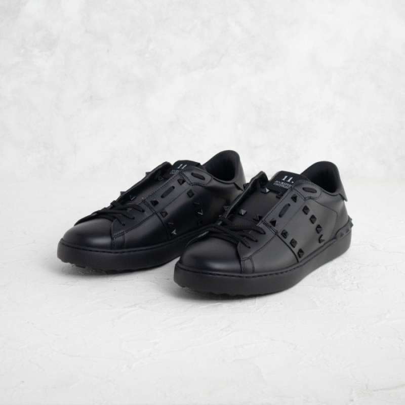 Triple hotsell black valentino