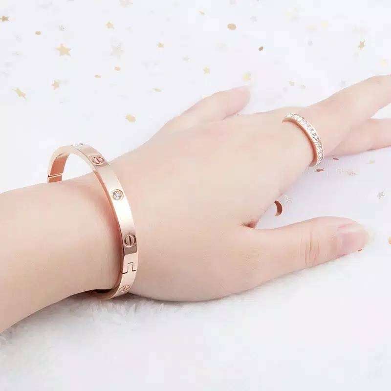 Gelang Titanium Wanita warna Rose Gold Silver Model Terbaru ROSE GOLD no  brand ROSE GOLD