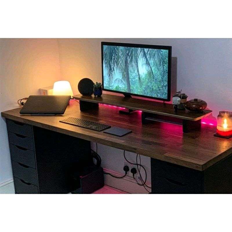 Twinsj Meja Monitor dan Dudukan Laptop, 90x22x10cm, dengan Material Multiplek Lapisan HPL, Dirancang untuk Gamer dalam Ruang Kerja yang Ergonomis dan Nyaman