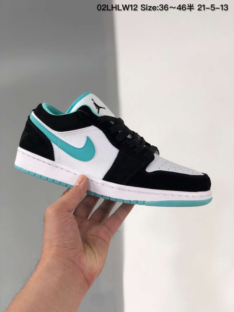 NIKE AIR JORDAN AJ1 looks 