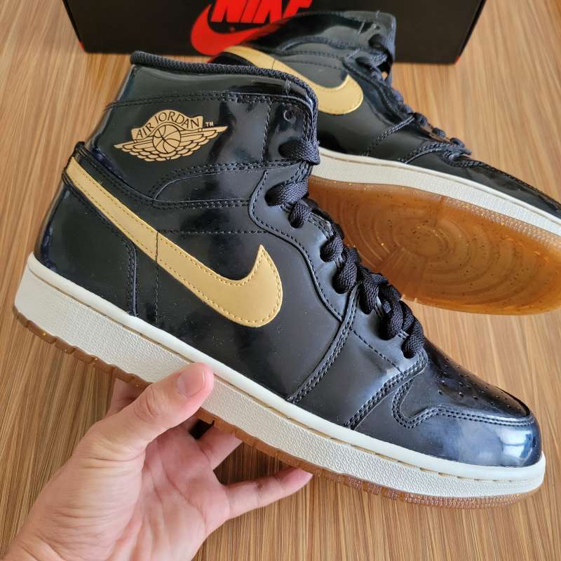 Air Jordan Retro High Black Metallic Gold 2013 || travis scott mocha