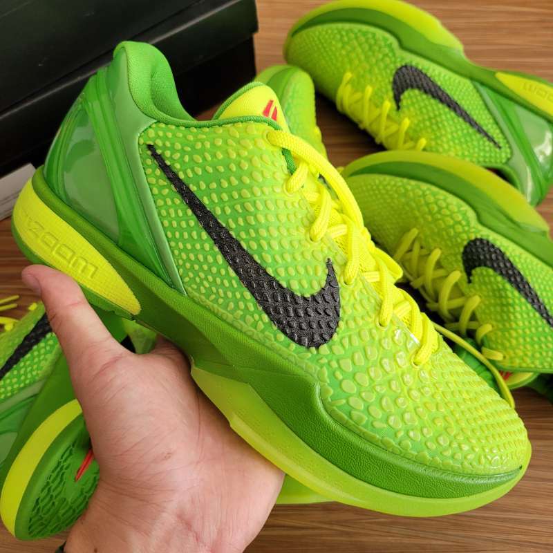 Kobe Grinch White Nike Kobe Grinch (GS) 429913-300 Raffles Where