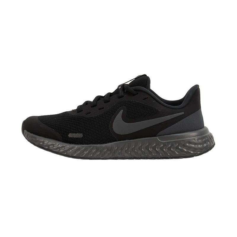 sepatu nike revolution