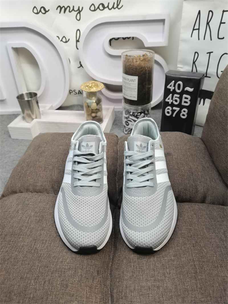 Adidas aq15 top