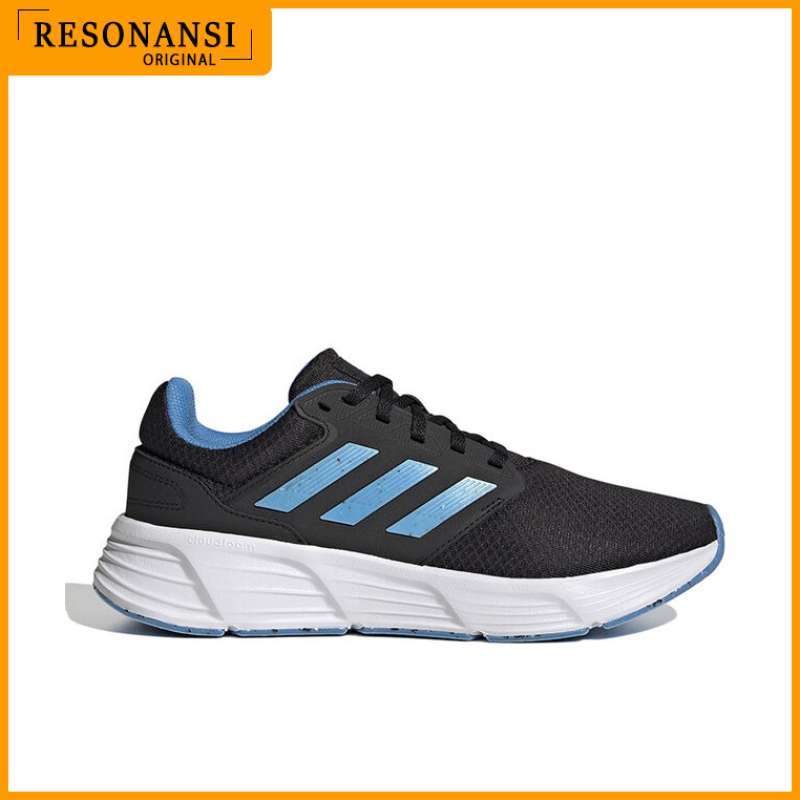 Foto sepatu adidas warna hitam polos online