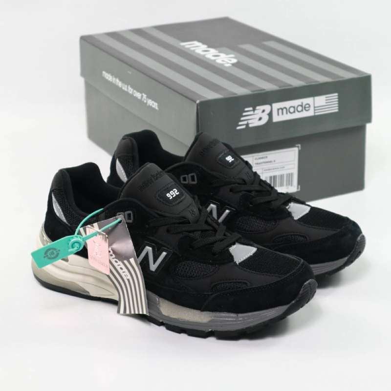 Harga new balance black outlet