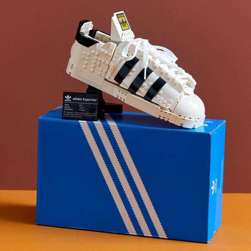 LEGO 10282 adidas Originals Superstar 