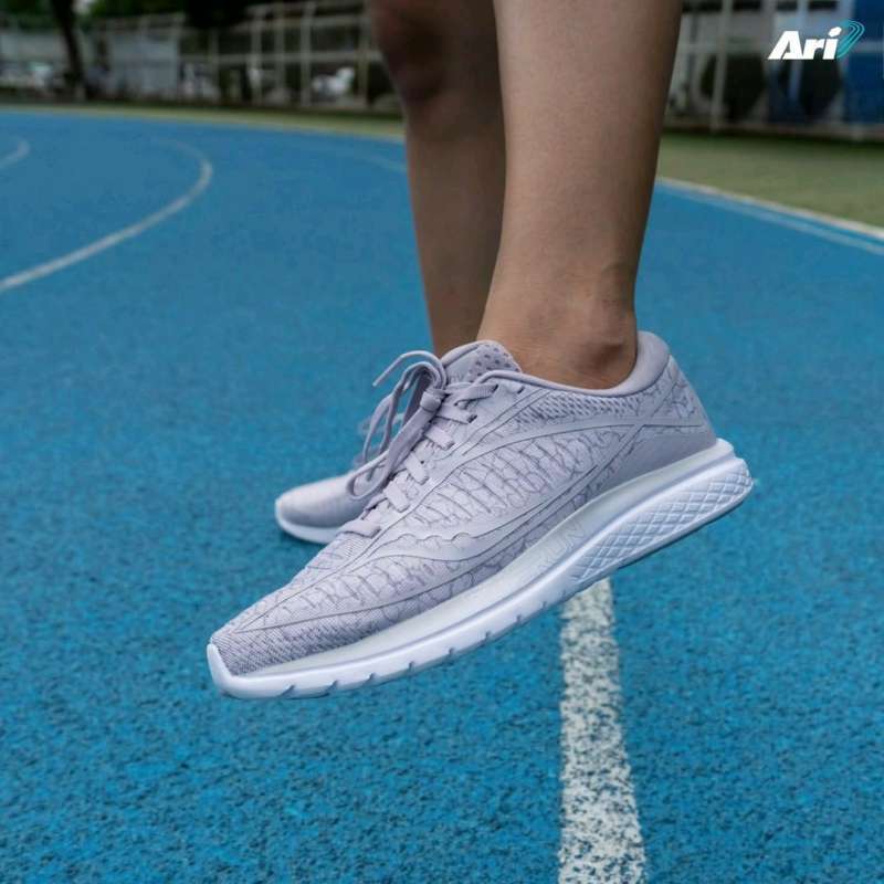 Sepatu Lari Running Saucony Kinvara 10 Original Lilac Quake
