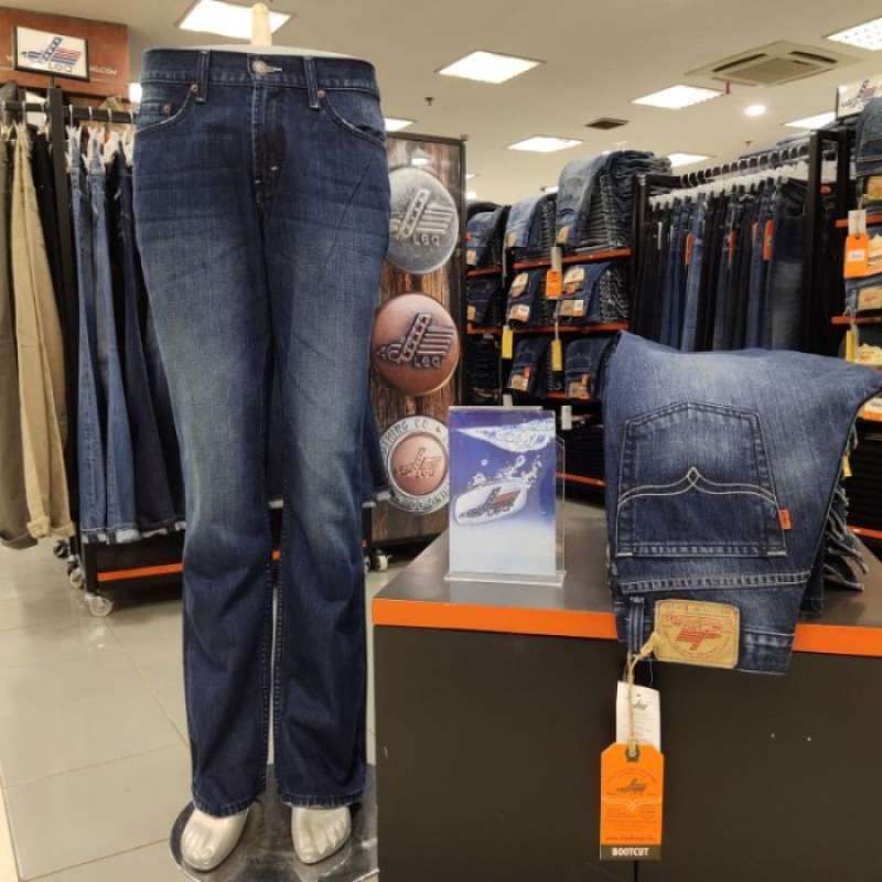 Lea jeans store shop